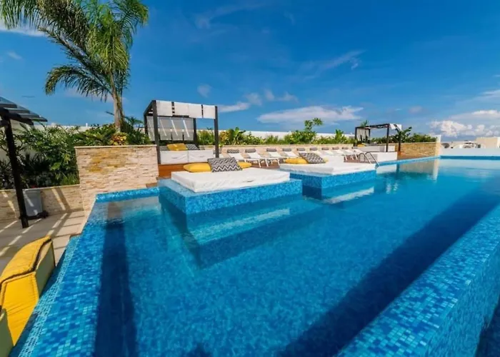 Downtown Exclusive 2br Ph With Priv Pool Gym Cinema